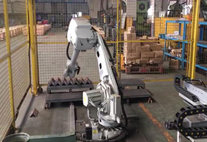 机器人自动化搬运角钢